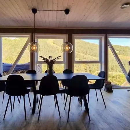 Modern Family At Alpin * Hovden (Aust-Agder)